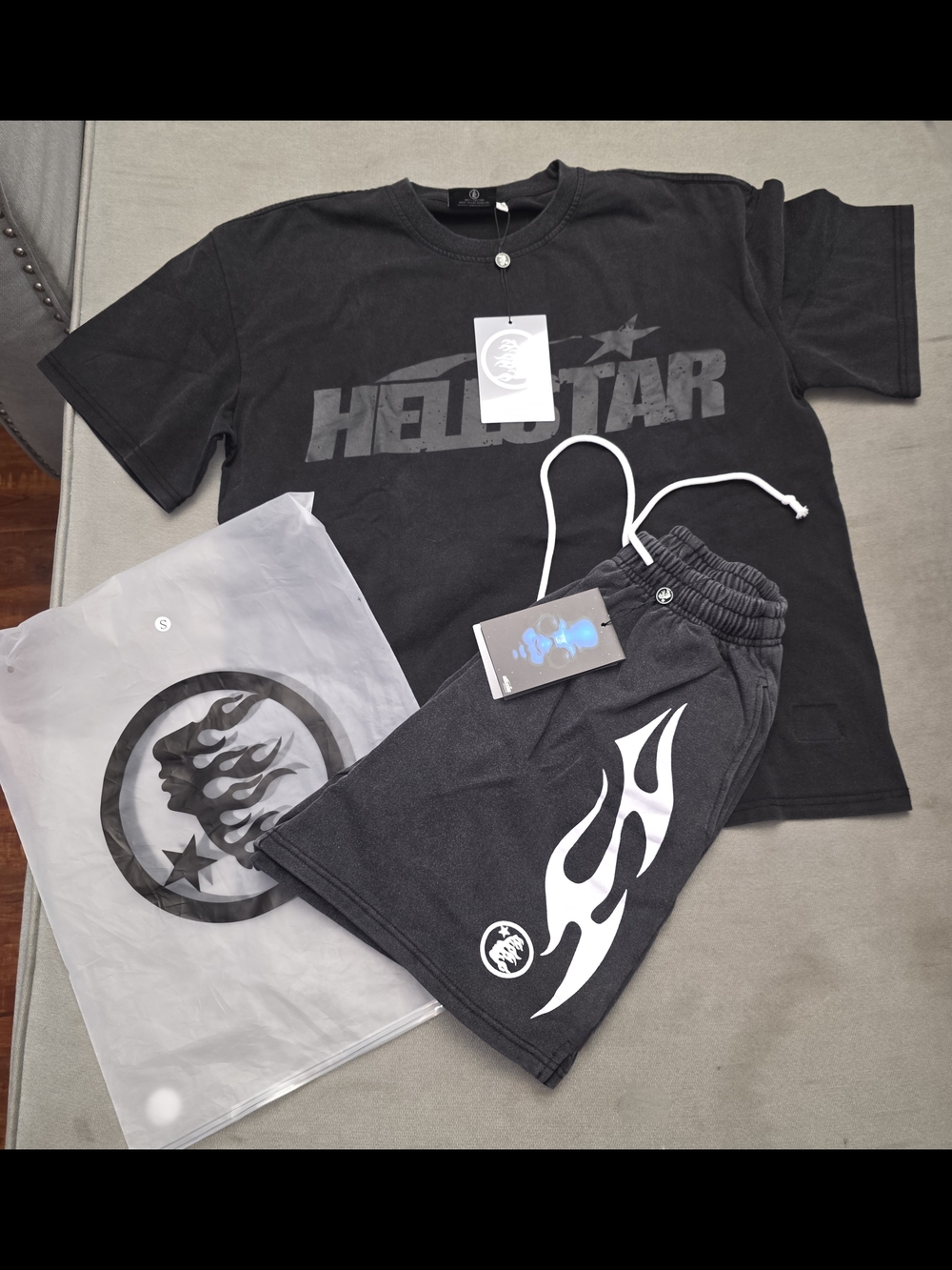 Hellstar Matching Set 🔥 with the authenticity-verified NFC
tag